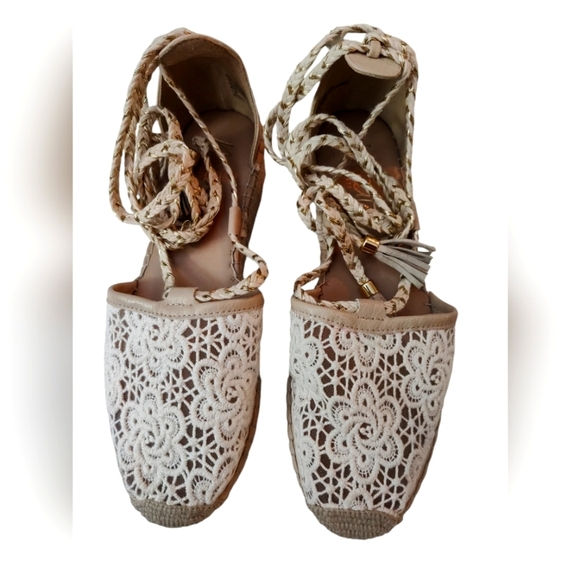 Nanette Lepore Crochet Lace Espiradilla Sandals with long leg ties - Picture 1 of 7